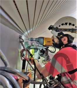 Realizando anclaje EN 795